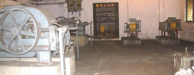 Different Laboratory Crushers: A combination of gyratory, double rolls, jaw crusher, hammer mill, rod mill, etc. for crushing the coal to different sizes.
